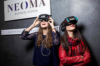 
Cours de marketing en réalité virtuelle chez Neoma.
©Romain GAILLARD/REA