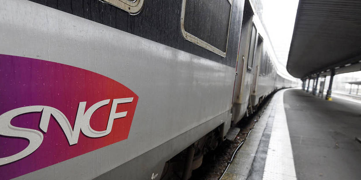 Un Jeune Couple Descend Fumer Le Tgv Repart Avec Le Bebe Le Point