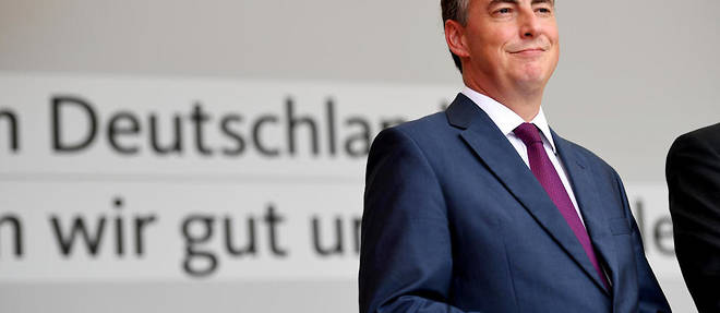 Le commissaire europ&#233;en allemand David McAllister (CDU).