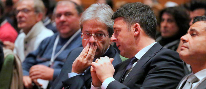 Le pr&#233;sident du Conseil italien Paolo Gentiloni et son ami de 20 ans Matteo Renzi.