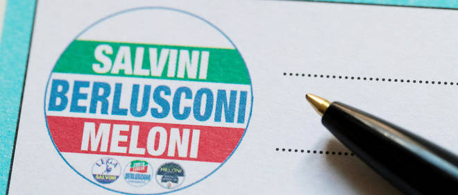 La coalition de droite rassemble Forza Italia de Silvio Berlusconi, la Ligue du Nord de Matteo Salvini et Fratelli d'Italia de Giorgia Meloni.