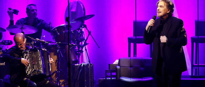 Serge Lama en concert en novembre 2017.