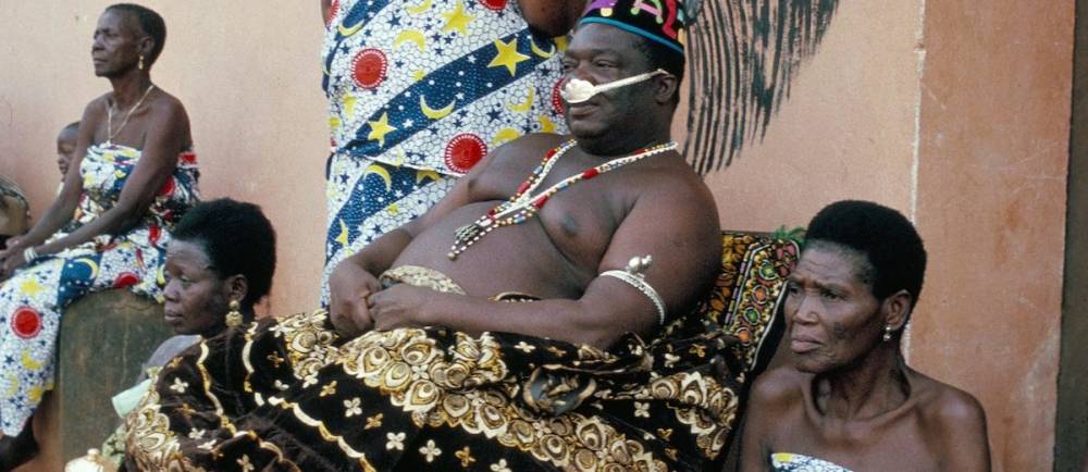 Sa Majesté Agboli Agbo Dedjani, dernier roi de la dynastie du Dahomey à Abomey, Bénin.  ©  Jean-Pierre De Mann / Robert Harding Heritage 