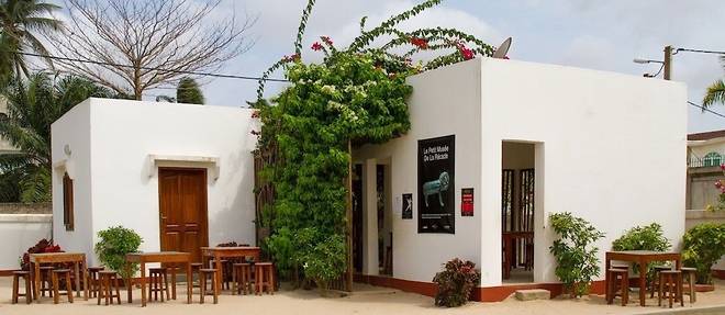 Le Petit Musee de la Recade a Lobozounkpa (commune d'Abomey-Calavi a proximite de Cotonou), realise par l'architecte Rene Bouchara. 
