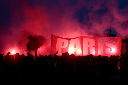 Les supporters du PSG au Parc des Princes lors du match contre le Real le 6 mars 2018 © GEOFFROY VAN DER HASSELT AFP