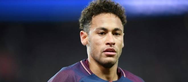 Bresil: Neymar regarde le match du PSG a l'hopital apres son operation (chirurgien)