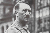  Les circonstances de la mort d'Adolf Hitler, à la fin de la Seconde Guerre mondiale, n'ont toujours pas été complètement élucidées. 