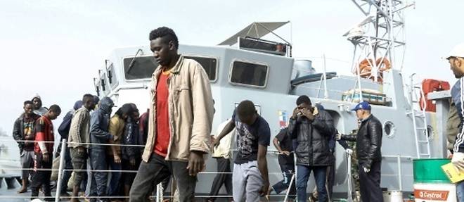 Plus de 250 migrants secourus au large de la Libye
