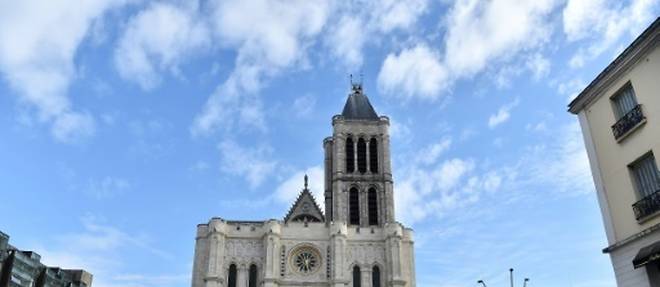 Le Pen et des responsables LR s'insurgent contre l'occupation de la basilique de Saint-Denis