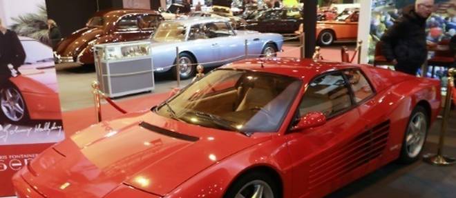 Une Ferrari ayant appartenu a Johnny Hallyday adjugee 240.000 euros