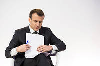 Emmanuel Macron, &laquo;&nbsp;guest star&nbsp;&raquo; des &eacute;v&ecirc;ques de France