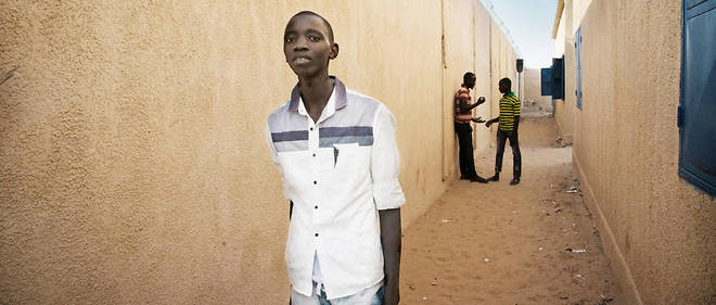 Deserteur. Ali Mele, 26 ans, << combattant de Boko Haram >>, arrive au centre pour repentis de Goudoumaria, apres s'etre rendu a l'armee nigerienne.