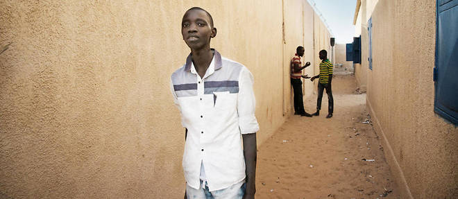 Deserteur. Ali Mele, 26 ans, << combattant de Boko Haram >>, arrive au centre pour repentis de Goudoumaria, apres s'etre rendu a l'armee nigerienne.
