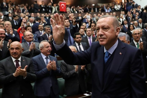 Le président Recep Tayip Erdogan le 24 avril 2018 à Ankara lors d'une réunion du groupe parlementaire de son parti l'AKP  © ADEM ALTAN AFP