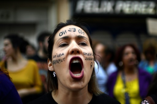 "Nous, on te croit": le feminisme vent debout en Espagne apres une affaire de viol