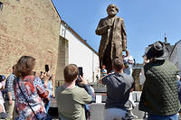  La ville de Trèves dans le sud de l’Allemagne a inauguré une statue de son fils prodigue, haute de 5 mètres, offerte par le Parti communiste chinois.  