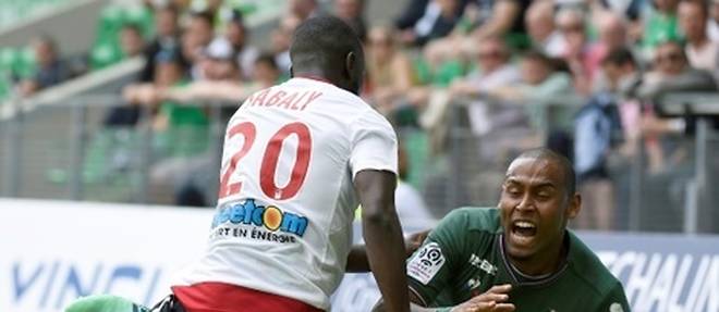 Ligue 1 Bordeaux Fait Trébucher Saint Etienne Et Se Relance Pour Leurope 9490