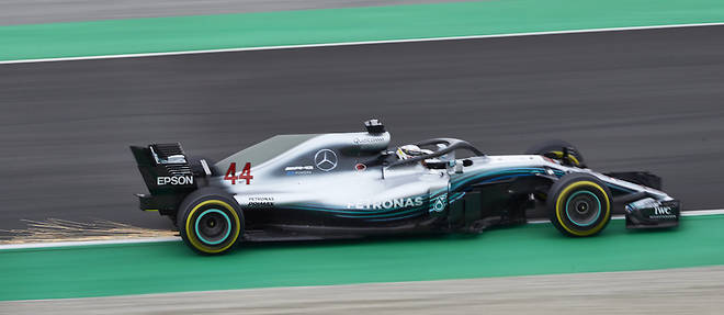 Apr&#232;s avoir sign&#233; la pole-position, Lewis Hamilton (Mercedes) a survol&#233; le Grand Prix d'Espagne (F1) et en profite pour conforter sa premi&#232;re place au championnat, &#224; quinze jours du GP de Monaco.&#160;