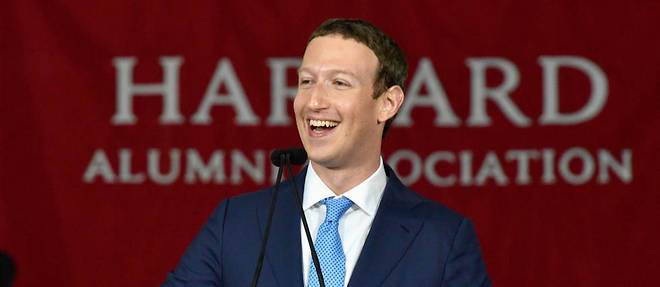 Mark Zuckerberg fait partie des invit&#233;s d'Emmanuel Macron.