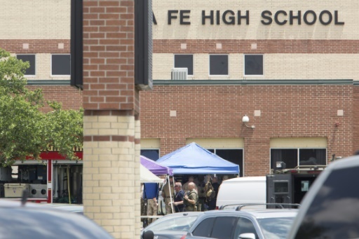 Le Santa Fe High School où un élève  a tué 10 personnes et en a blessé 10 autres vendredi © Daniel KRAMER AFP