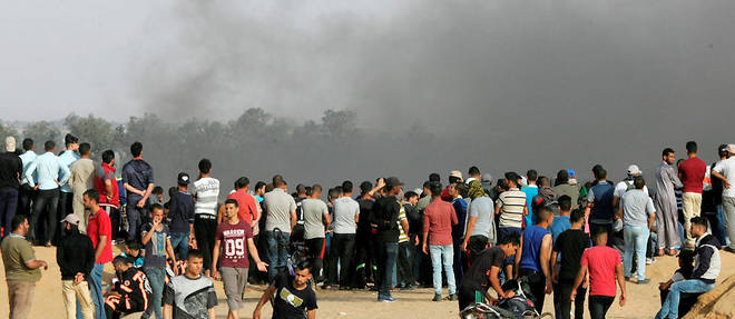 &#192; l'est de Rafah, dans la bande de Gaza, manifestation &#224; la fronti&#232;re avec Isra&#235;l, le 18 mai.&#160;&#160;