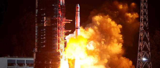 La Chine Va Explorer La Face Cachee De La Lune Le Point