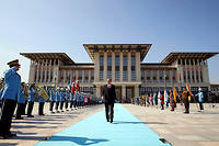  Imperator. Fastes et réceptions en grande pompe pour le président turc, Recep Tayyip Erdogan, dans son palais d’Ankara, en 2017. 