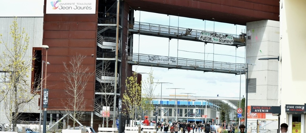 L'Université du Mirail à Toulouse rouvre ses portes dans le calme Le