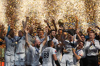  La joie des handballeurs de Montpellier qui ont remporté la seconde Ligue des champions de l'histoire du club après avoir battu Nantes en finale.   ©FEDERICO GAMBARINI