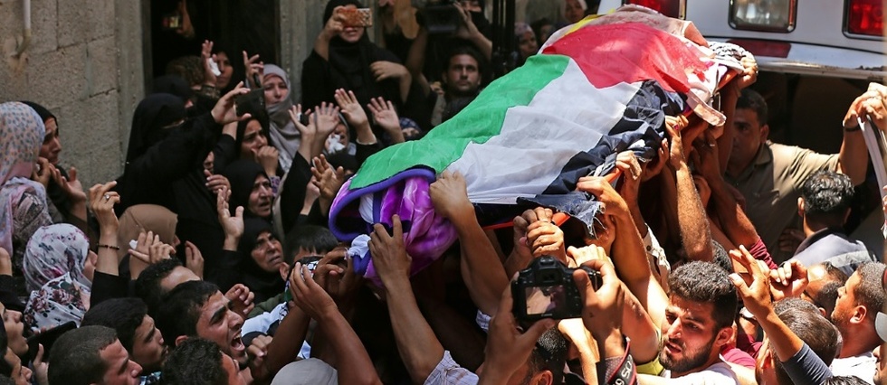 Gaza: des milliers de personnes aux funerailles d'une secouriste tuee par un tir israelien