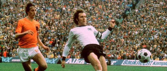 Beckenbauer prend le dessus sur Cruyff en finale.
