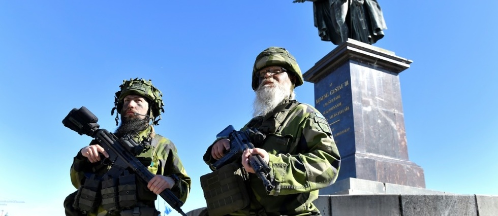 La Suede rappelle 22.000 reservistes le jour de sa fete nationale