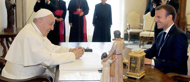 Emmanuel Macron en visite chez le pape Fran&#231;ois au Vatican le 26 juin 2018.
