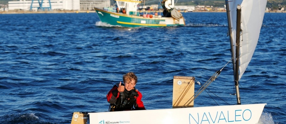 A 12 ans, il bat le record de traversee de la Manche en solitaire en Optimist