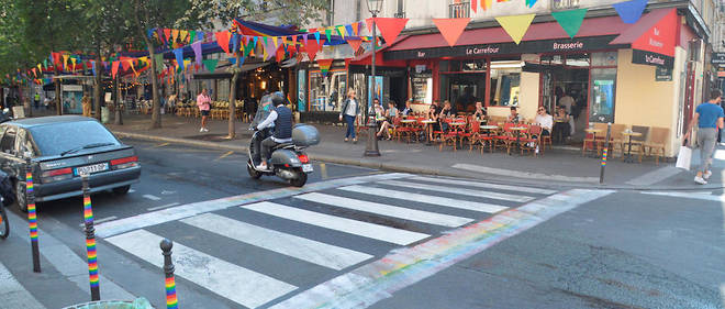 &#192; Paris, des passages pi&#233;tons aux couleurs du "rainbow flag", symbole de la communaut&#233; LGBT, ont &#233;t&#233; saccag&#233;s.