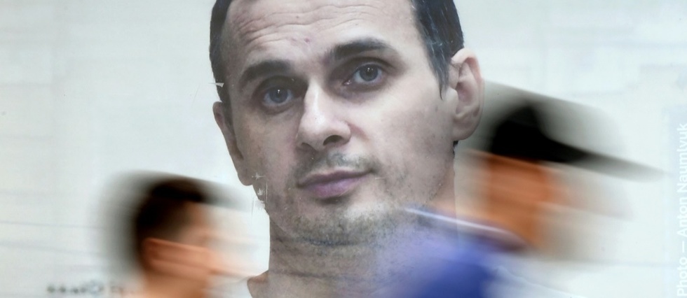 Appels en faveur du cineaste Sentsov, avant la venue de Macron en Russie