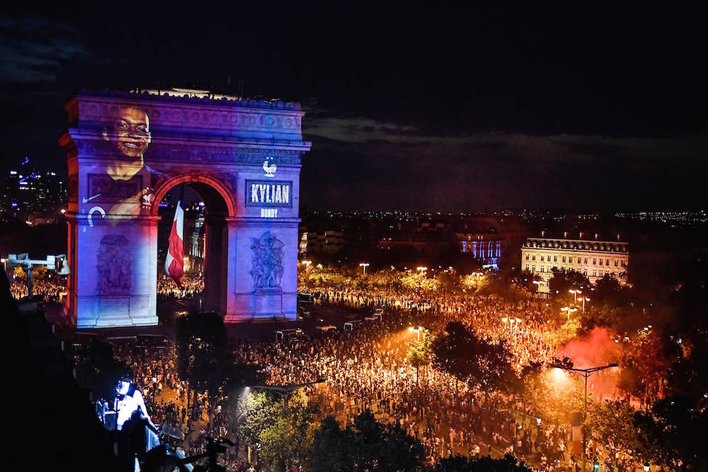 Coupe du monde : des Champs-Élysées à l'Élysée, le triomphe des Bleus