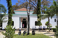  Dar Es Salaam : façade du Musée national.  