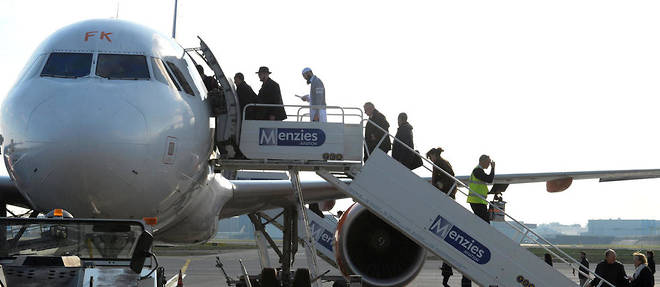 Embarquement de passagers dans un avion sur le tarmac de l'aeroport de Toulouse-Blagnac. (Photo d'illustration).