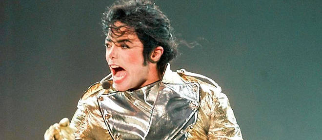 Le chanteur am&#233;ricain Michael Jackson sur sc&#232;ne &#224; Lyon en 1997.