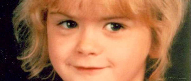 En 1988, a Fort Wayne, dans l'Indiana, le corps de la petite April Kinsley est retrouve. Son meurtrier a ete confondu 30 ans apres les faits.
