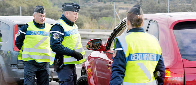 En 2019, policiers et gendarmes pourront immediatement verifier, en consultant le fichier informatique, si le vehicule est regulierement assure.
