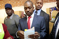 Zimbabwe&nbsp;: le leader de l'opposition crie victoire