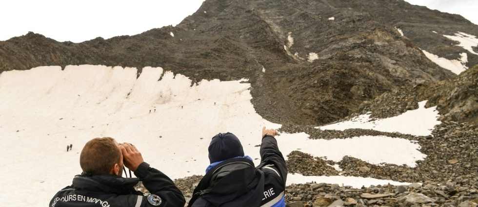 Au mont Blanc, des gendarmes des cimes veillent sur les alpinistes