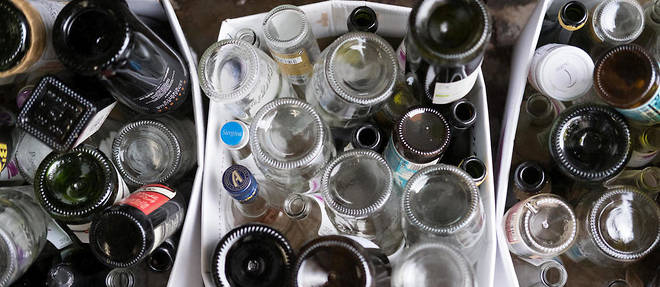 Les bouteilles en verre sont moins polluantes que les bouteilles en plastique. Image d'illustration.