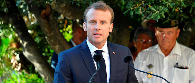 << Retenons la lecon de courage qu'ils nous ont donnee et cherissons comme eux cette liberte pour laquelle ils ont combattu jusqu'a la mort >>, a declare Emmanuel Macron.