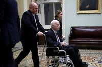 USA: le s&eacute;nateur John McCain arr&ecirc;te de traiter son cancer du cerveau