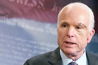Donald Trump n'assistera pas aux obs&egrave;ques de McCain