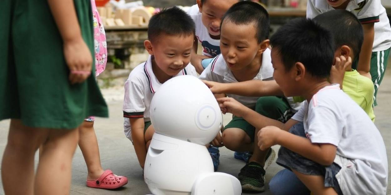 INSOLITE. En Chine, un robot-professeur pour garder les tout-petits