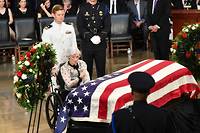 A 106 ans, la m&egrave;re de John McCain lui fait un adieu sto&iuml;que au Capitole